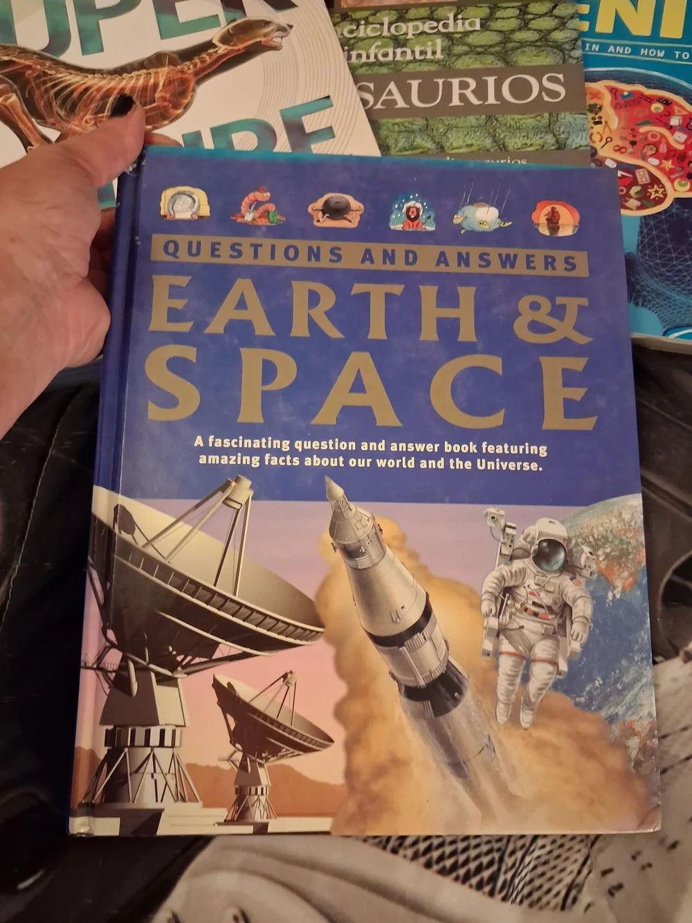 Earth & Space Questions and Answers Book - Blue